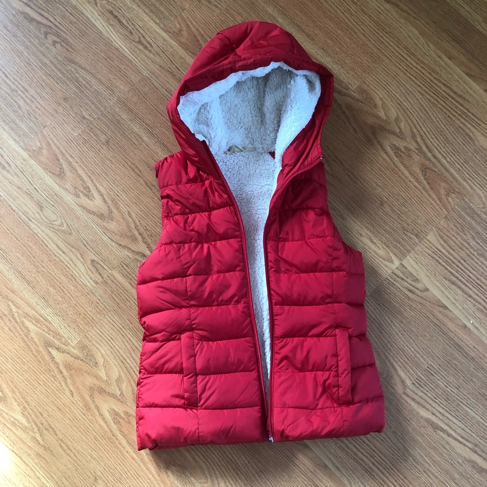 Hollister puffer vest